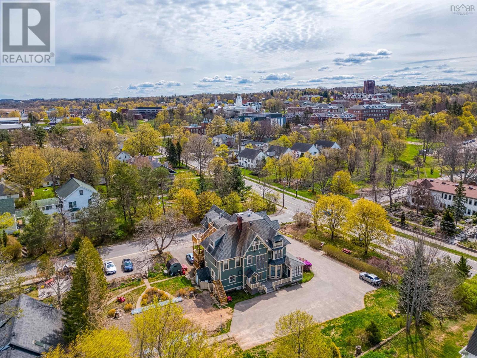 For sale 600 Main Street, Wolfville, Nova Scotia B4P1E8 202310885 REALTOR.ca