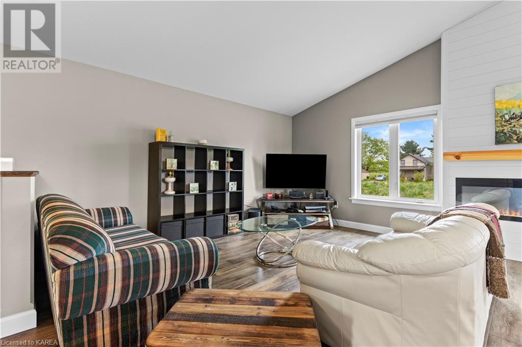 For sale 101 BITTERSWEET Road, Harrowsmith, Ontario K0H1W0 40588867