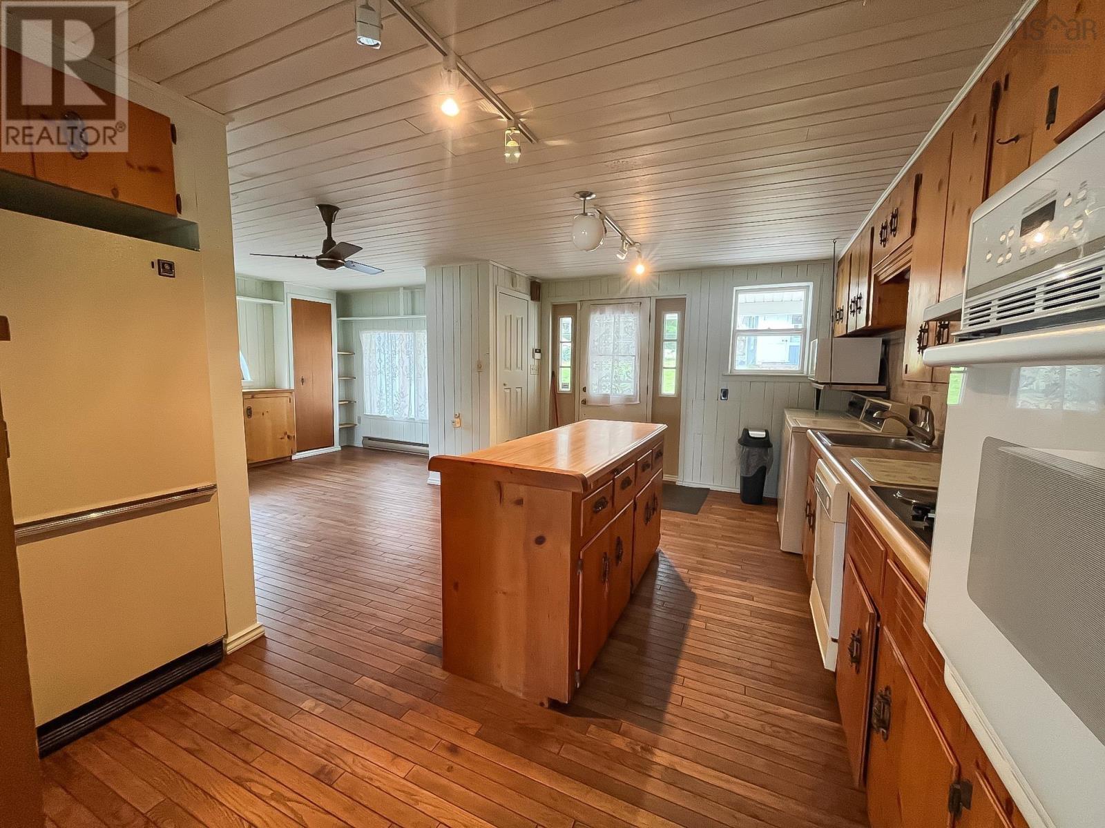 For sale 42 Green Acres Road, Pleasantville, Nova Scotia B0R1G0