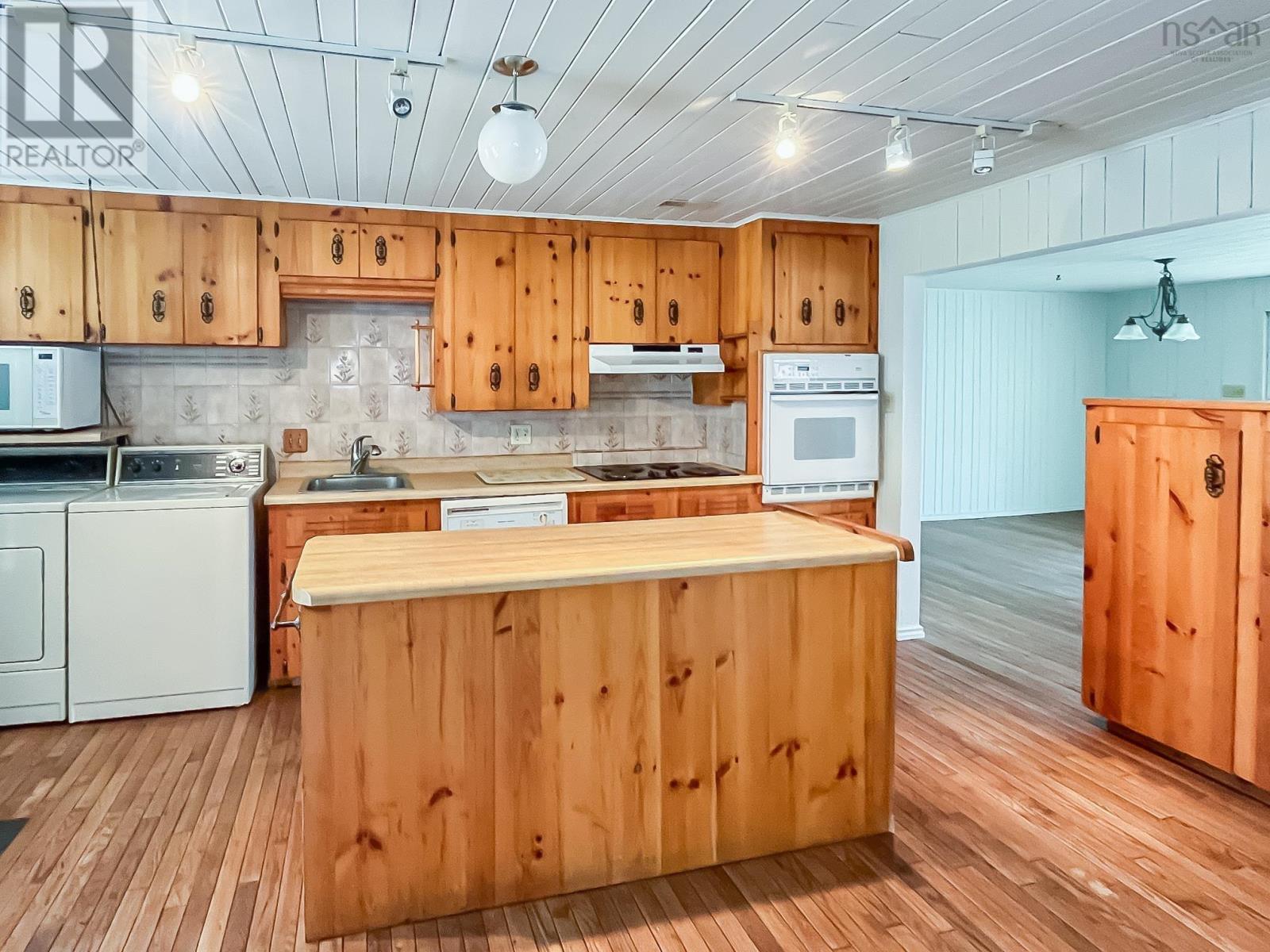 For sale 42 Green Acres Road, Pleasantville, Nova Scotia B0R1G0