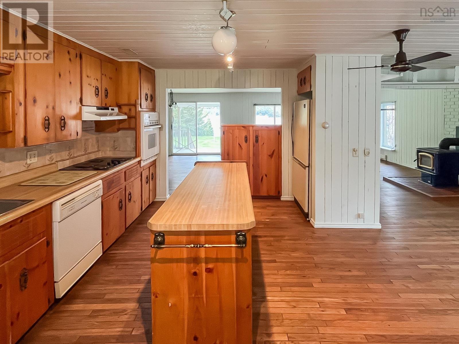 For sale 42 Green Acres Road, Pleasantville, Nova Scotia B0R1G0