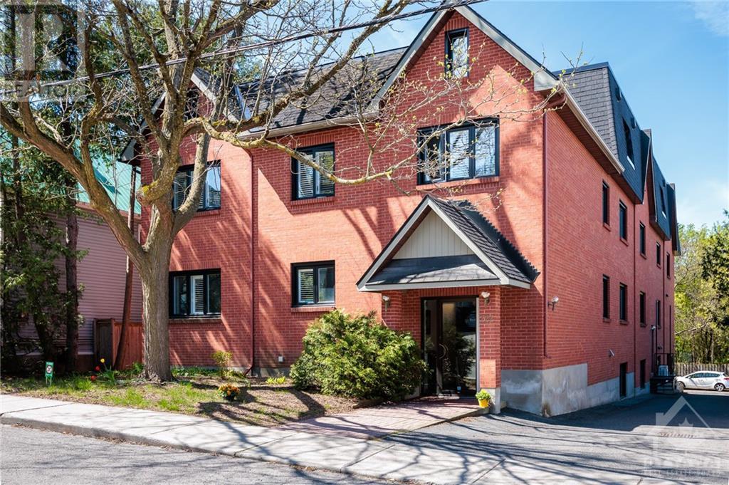 For sale: 222 RUSSELL AVENUE UNIT#305, Ottawa, Ontario K1N7X5 