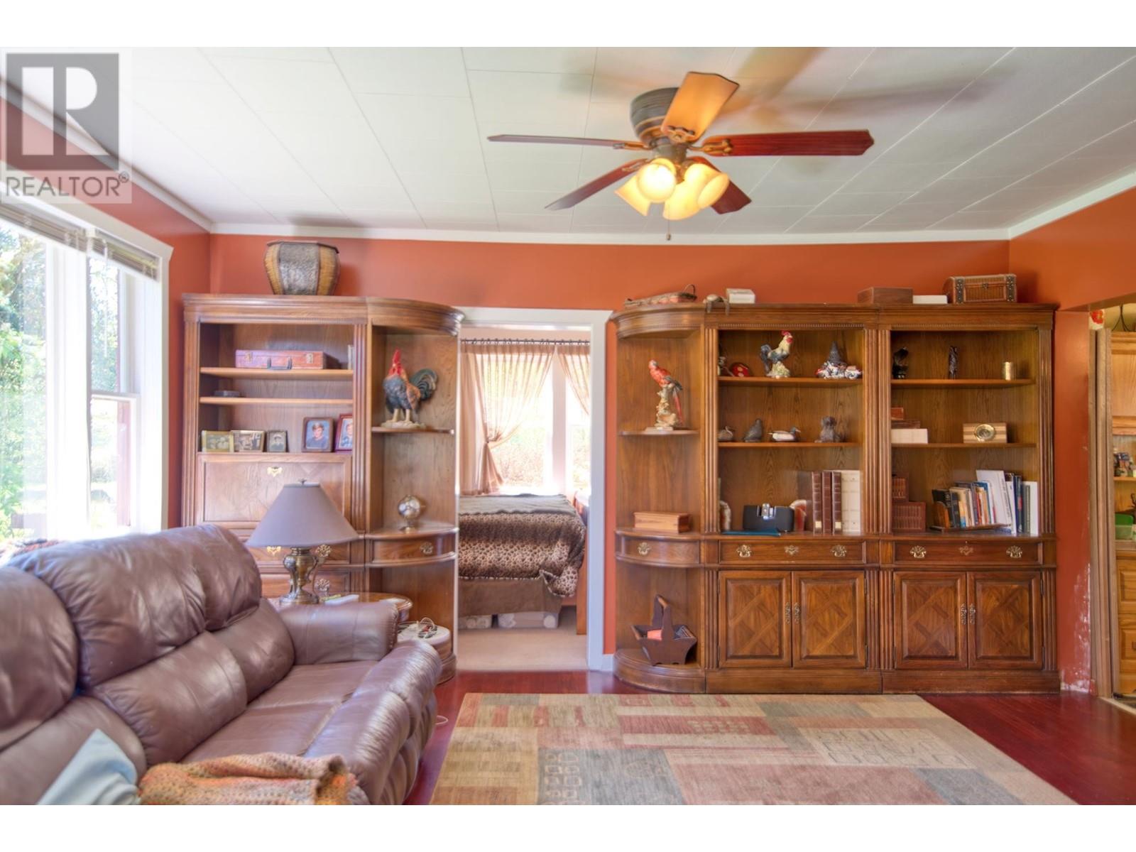 For sale 595 PRATT ROAD, Gibsons, British Columbia V0N1V4 R2883102 REALTOR.ca