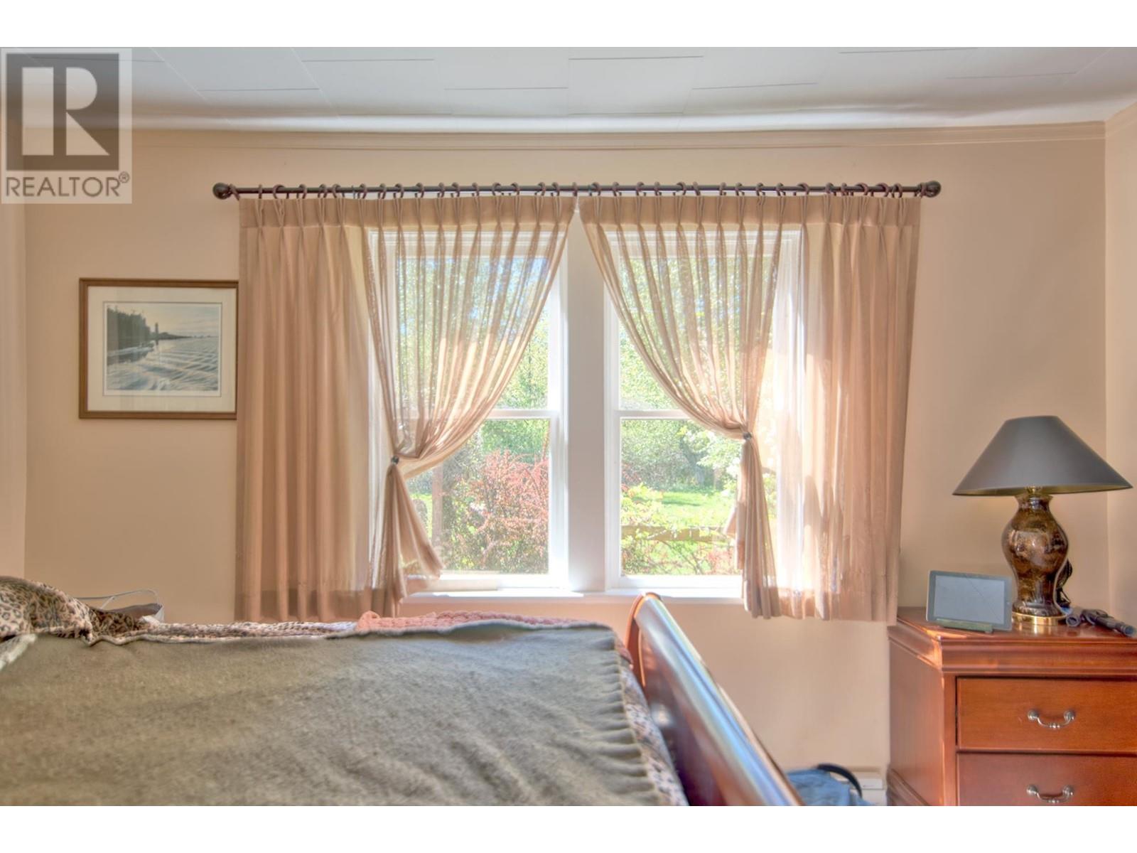 For sale 595 PRATT ROAD, Gibsons, British Columbia V0N1V4 R2883102 REALTOR.ca