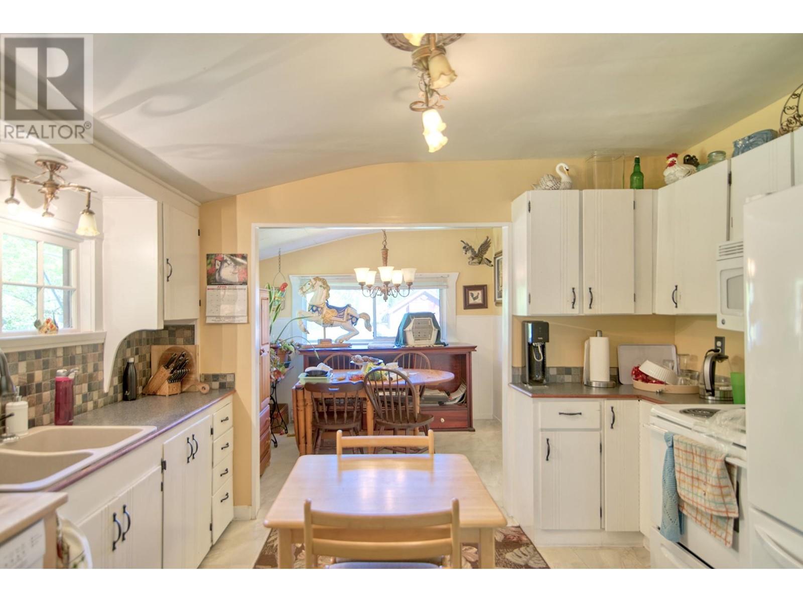 For sale 595 PRATT ROAD, Gibsons, British Columbia V0N1V4 R2883102 REALTOR.ca