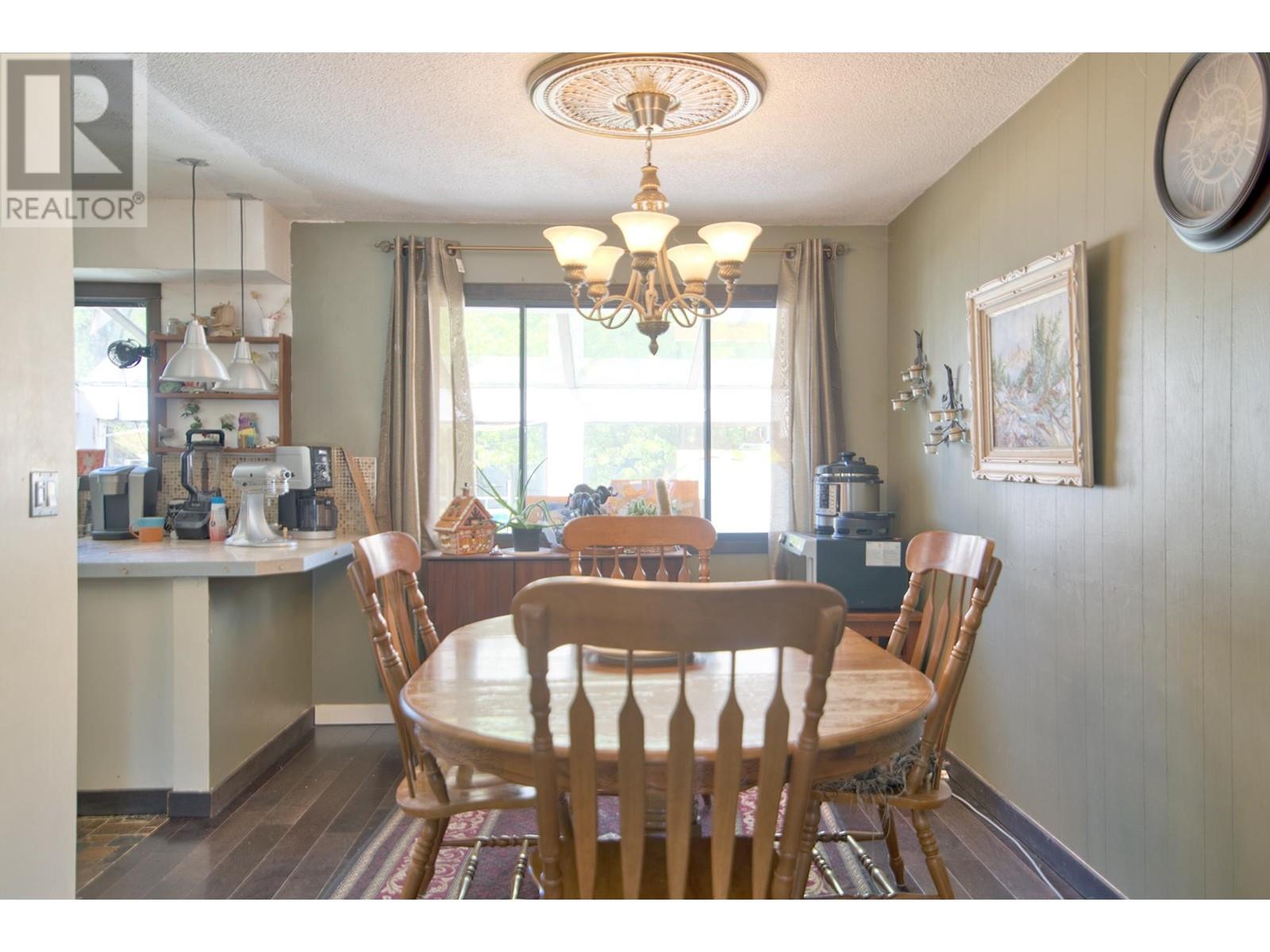 For sale 595 PRATT ROAD, Gibsons, British Columbia V0N1V4 R2883102 REALTOR.ca