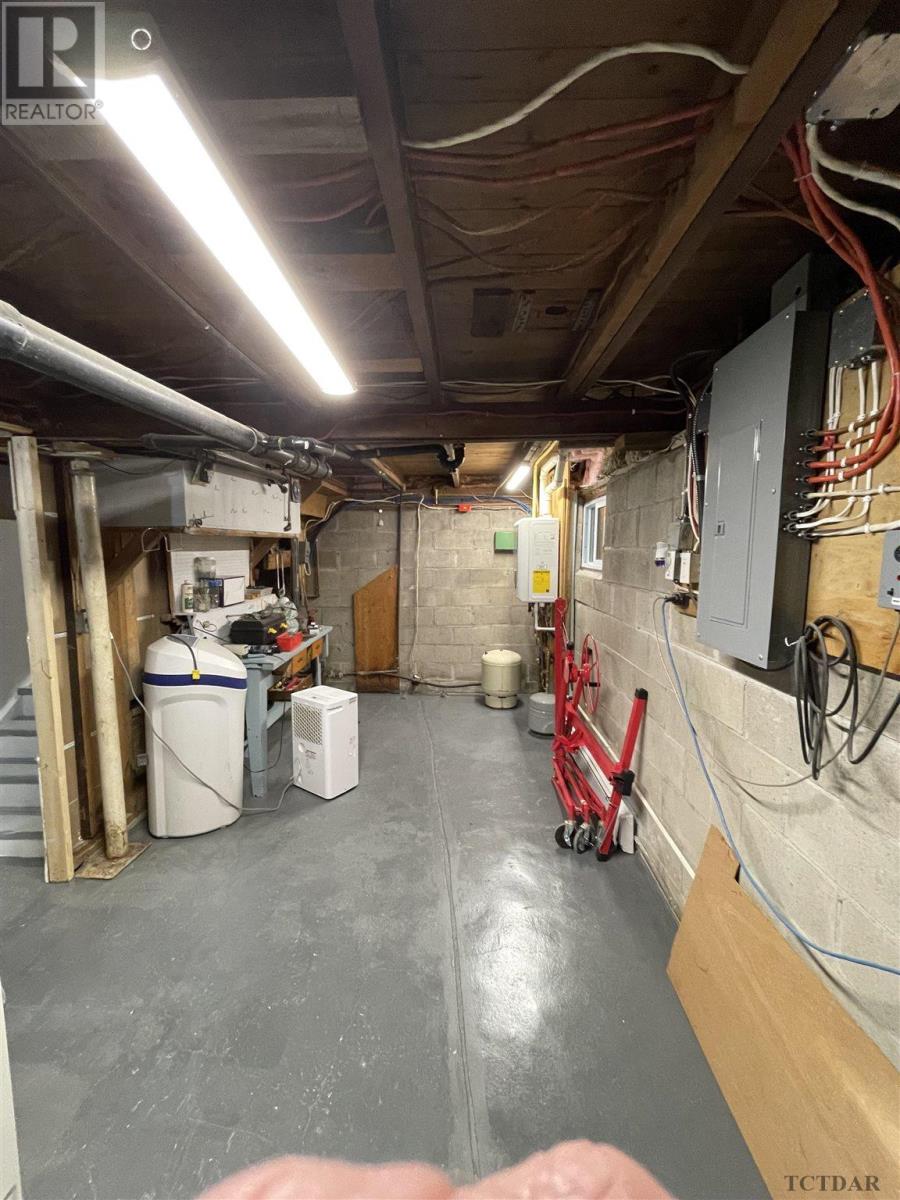 For sale 157 Highway 570, Sesekinika, Ontario P0K1S0 TM241032