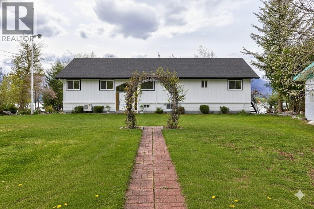 For sale 3726 Zinck Road, Scotch Creek, British Columbia V0E1M5 10311297 REALTOR.ca