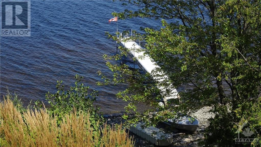 For sale 325 BERRY SIDE ROAD, Kanata, Ontario K0A1T0 1392092