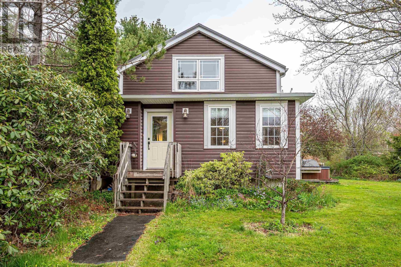 4 Kinsman Lane, Windsor Junction, Nova Scotia B2T1G7 REALTOR.ca