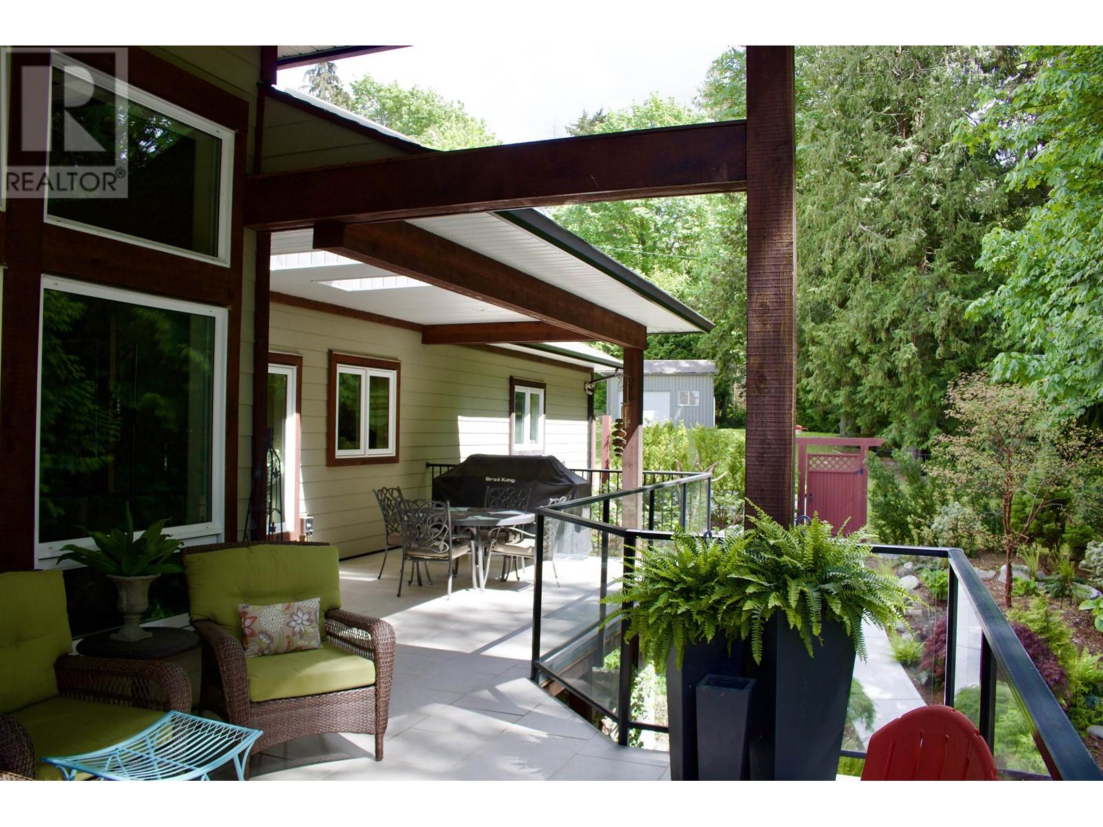 For sale 6447 JASPER ROAD, Sechelt, British Columbia V7Z0S6 R2868759