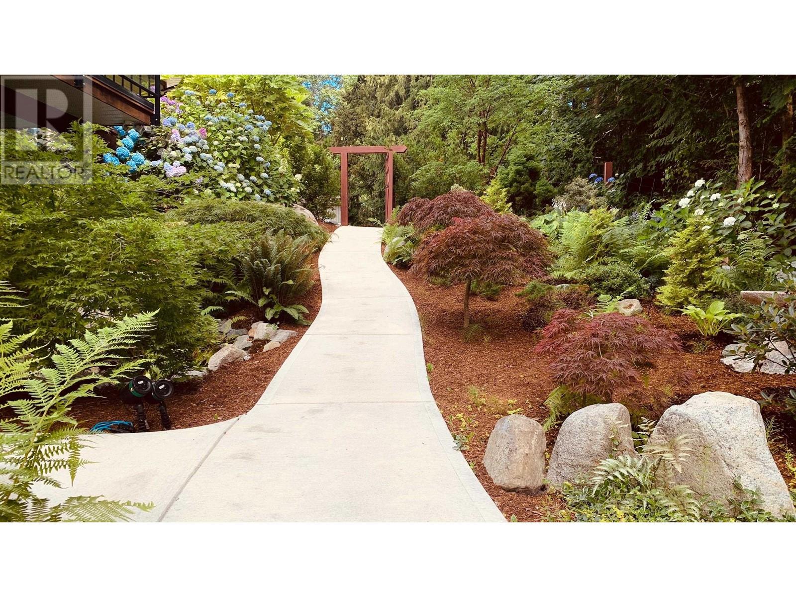 For sale 6447 JASPER ROAD, Sechelt, British Columbia V7Z0S6 R2868759