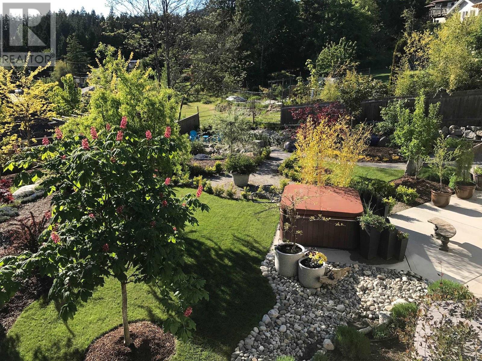 For sale 6447 JASPER ROAD, Sechelt, British Columbia V7Z0S6 R2868759