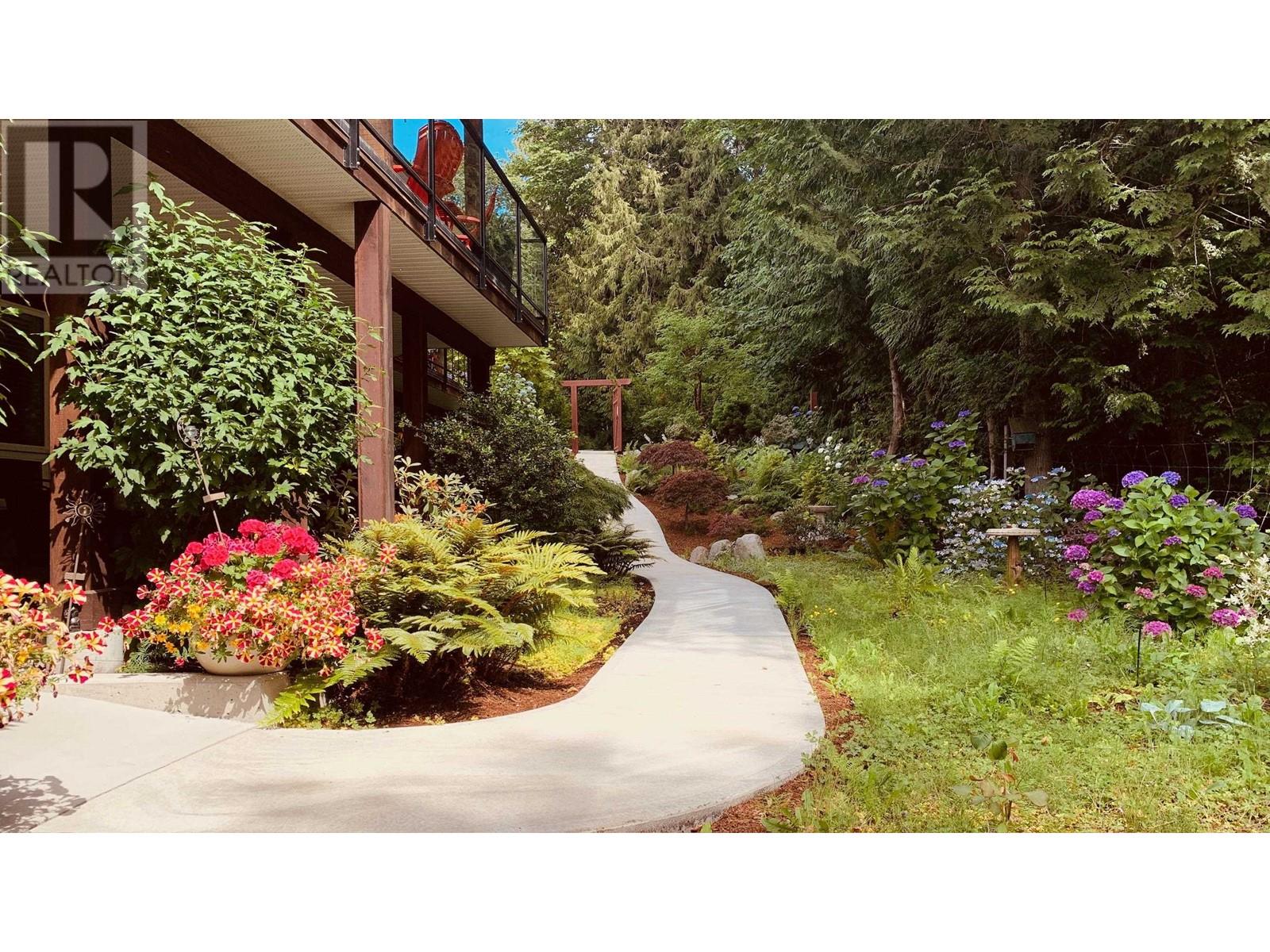 For sale 6447 JASPER ROAD, Sechelt, British Columbia V7Z0S6 R2868759