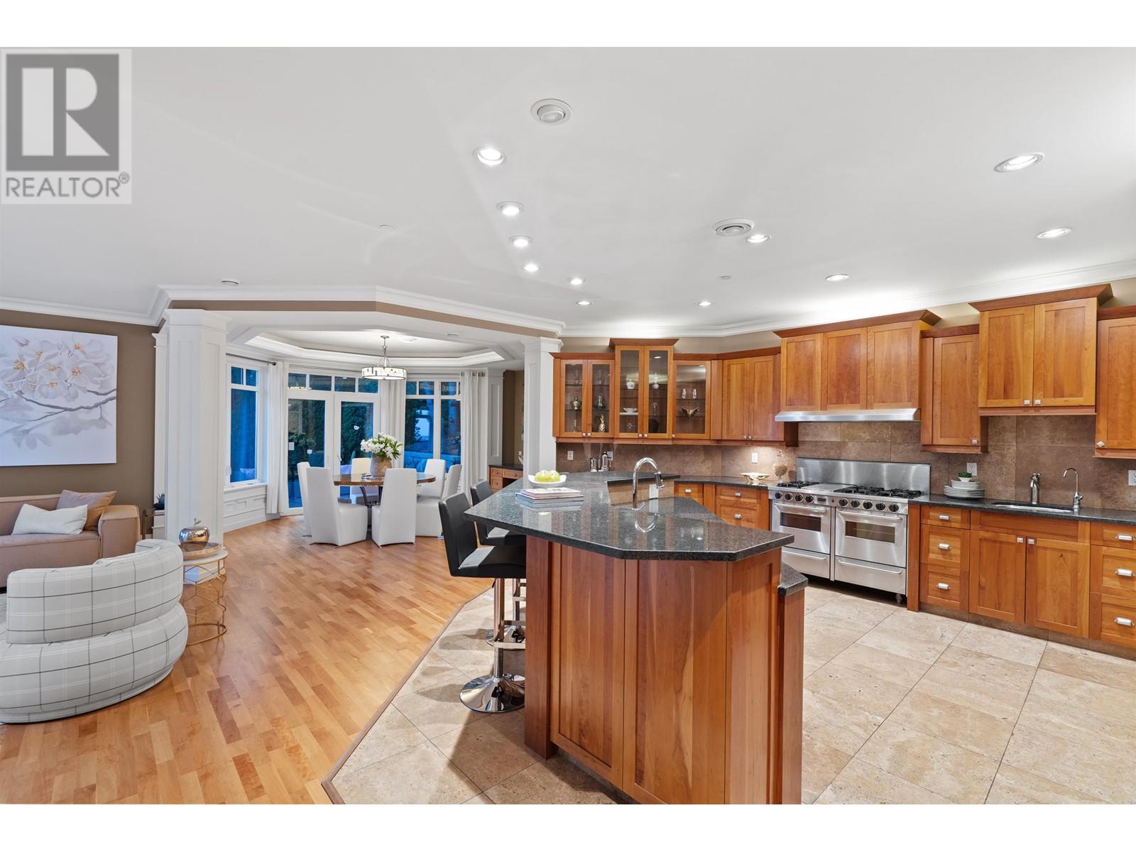 For sale 2291 ORCHARD LANE, West Vancouver, British Columbia V7V4X6