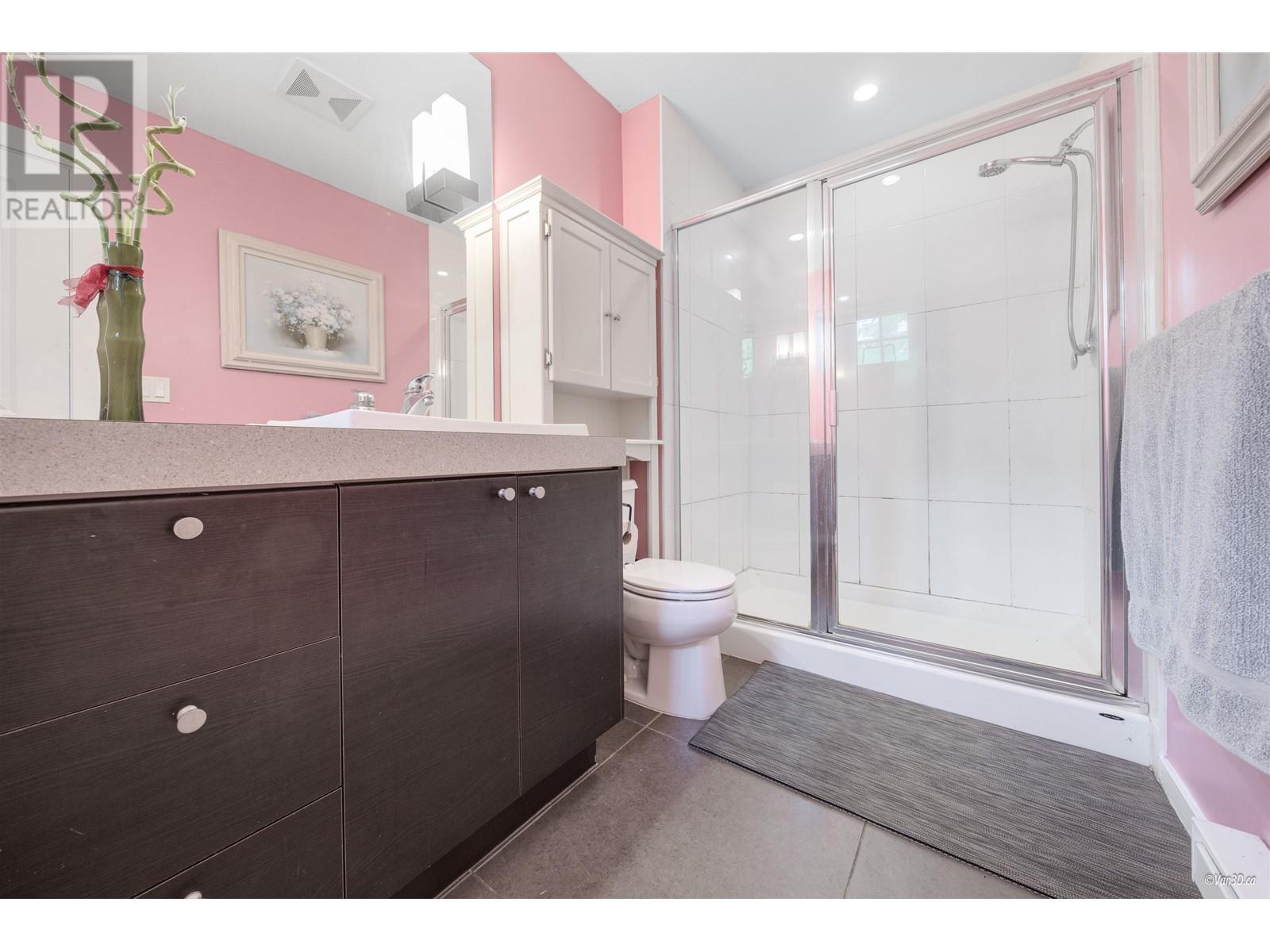 for-sale-43-688-edgar-avenue-coquitlam-british-columbia-v3k0a5