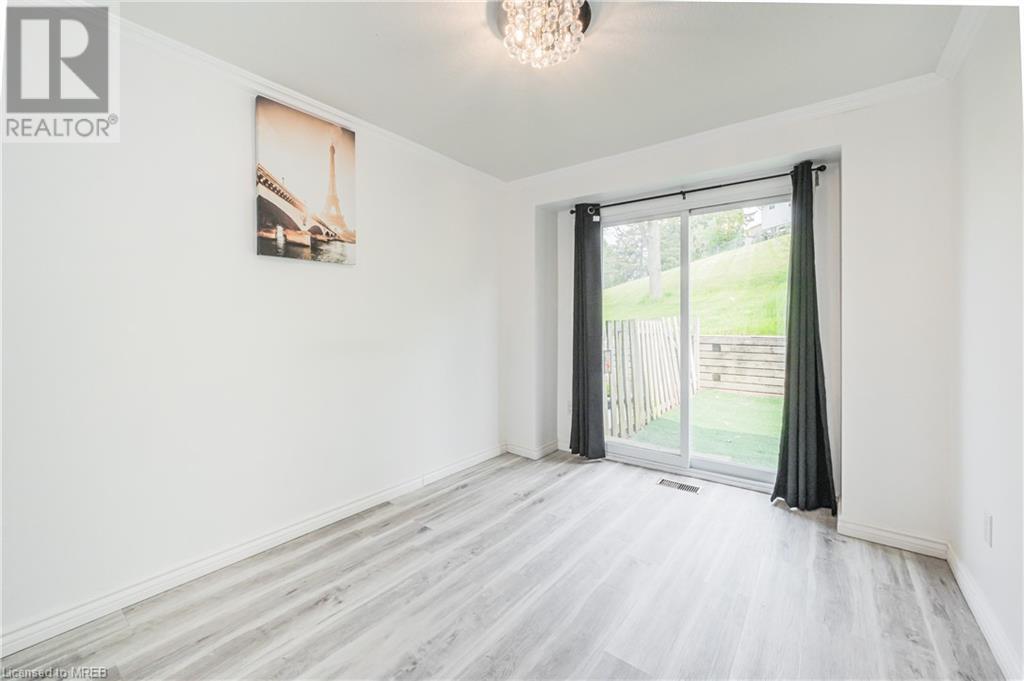 For sale 648 DOON VILLAGE Road Unit 5, Kitchener, Ontario N2P1A2