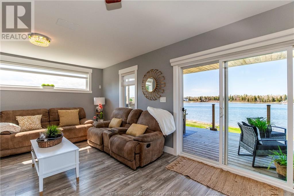 For sale 3 Aline AVE, Shediac Cape, New Brunswick E4P2Y4 M159293