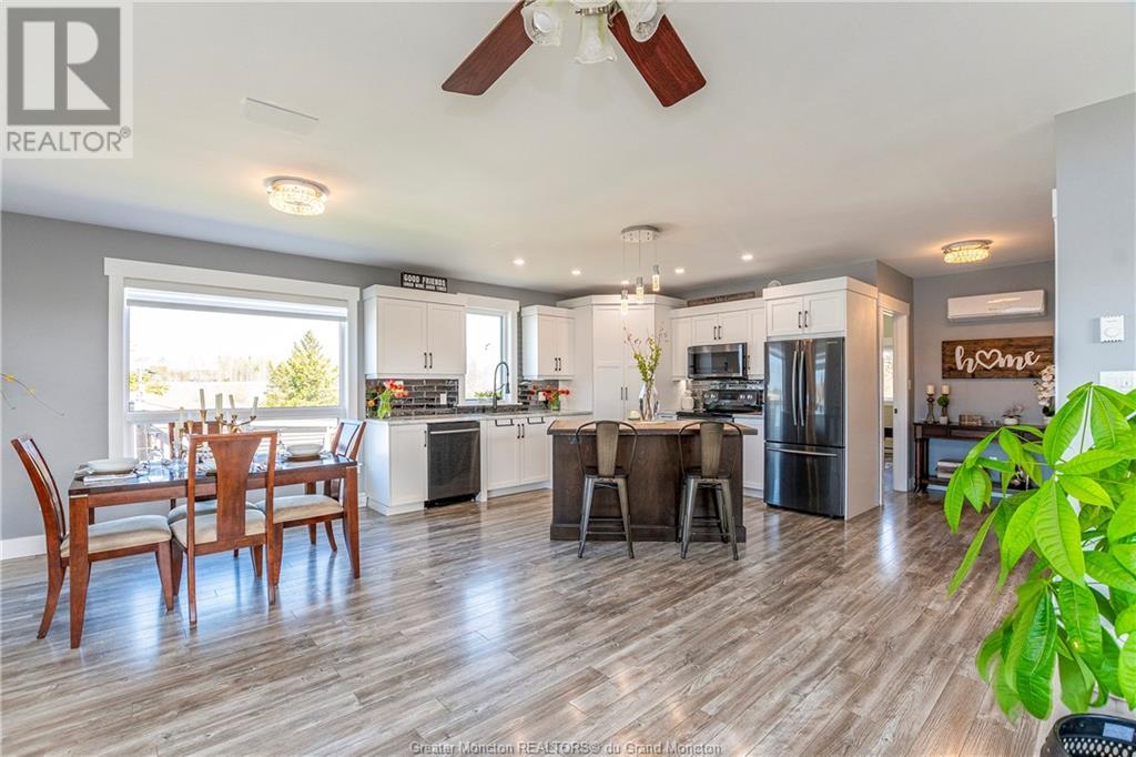 For sale 3 Aline AVE, Shediac Cape, New Brunswick E4P2Y4 M159293