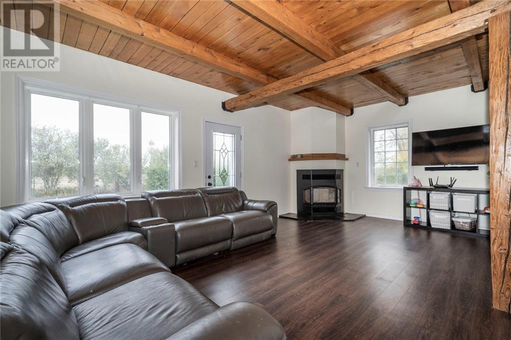 For sale 1120 CONCESSION 5 ROAD, Vankleek Hill, Ontario K0B1R0 1392580 REALTOR.ca