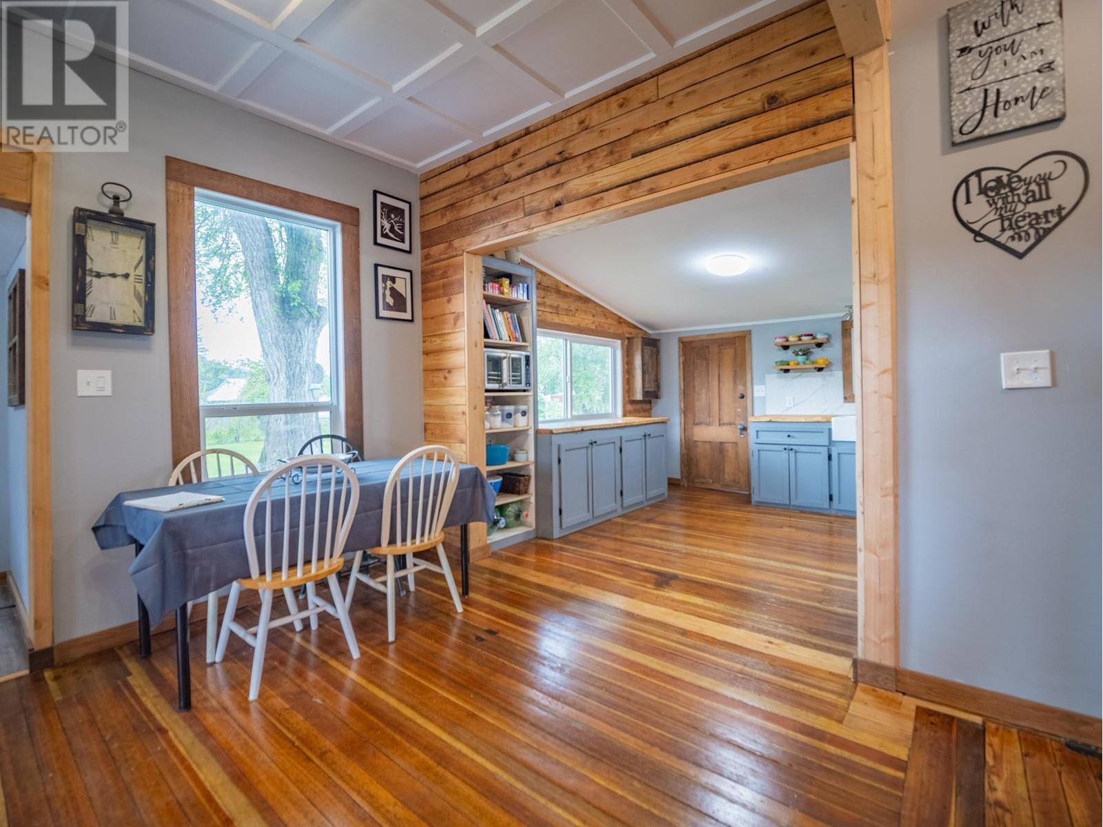 For sale 9916 EDWARDS STREET, Little Fort, British Columbia 178563 REALTOR.ca