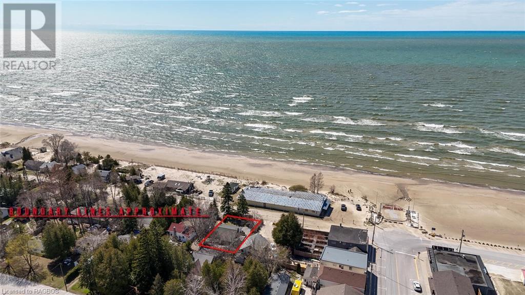 For sale 9 LAKESHORE Boulevard S, Sauble Beach, Ontario N0H2G0