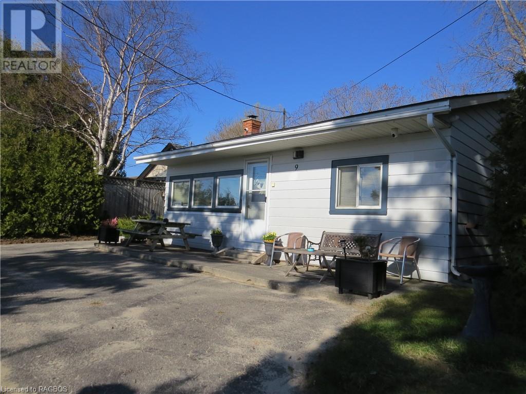 For sale 9 LAKESHORE Boulevard S, Sauble Beach, Ontario N0H2G0