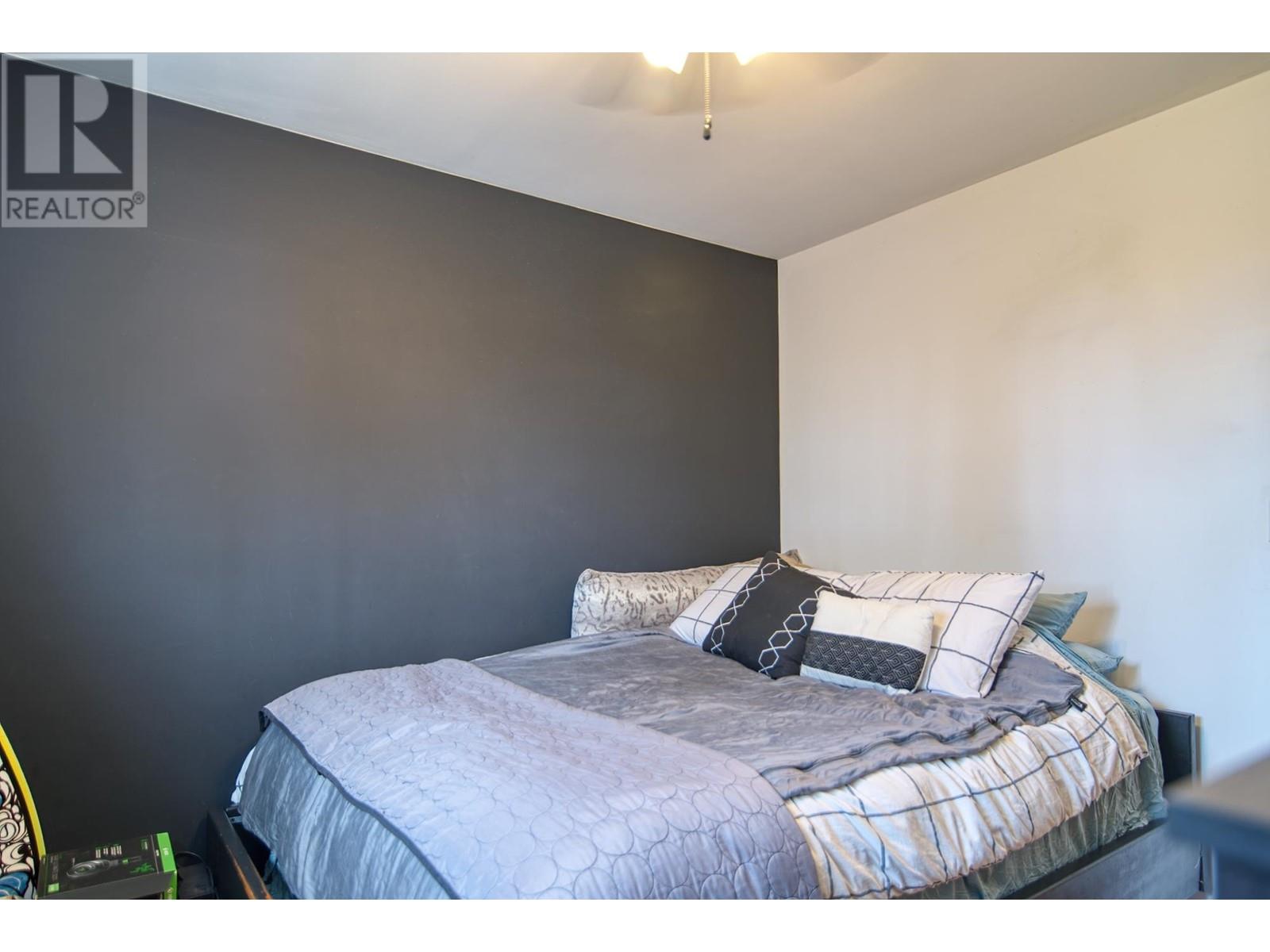 For sale 6454 SAMRON ROAD, Sechelt, British Columbia V7Z0M8 R2884749 REALTOR.ca