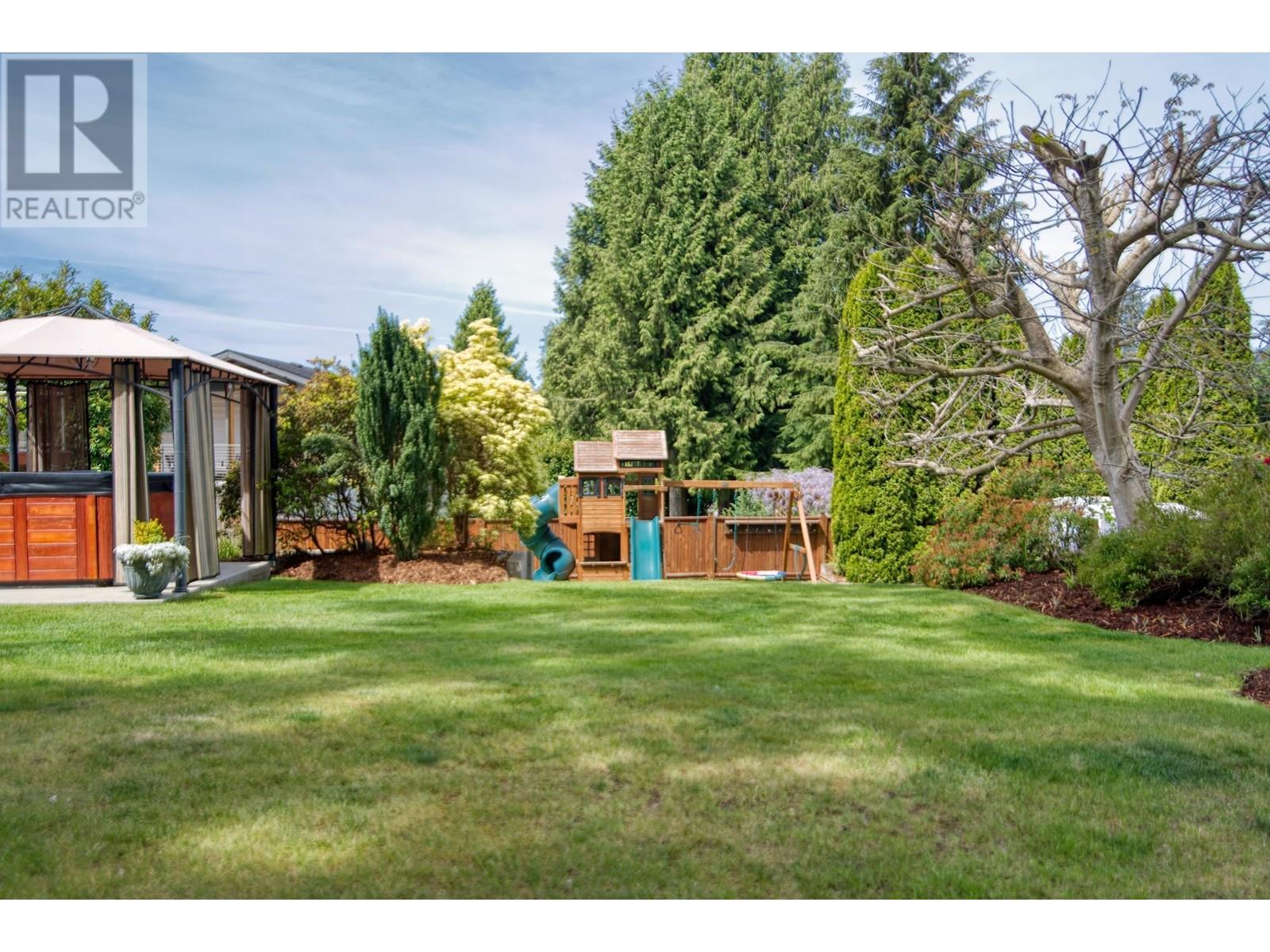For sale 6454 SAMRON ROAD, Sechelt, British Columbia V7Z0M8 R2884749 REALTOR.ca