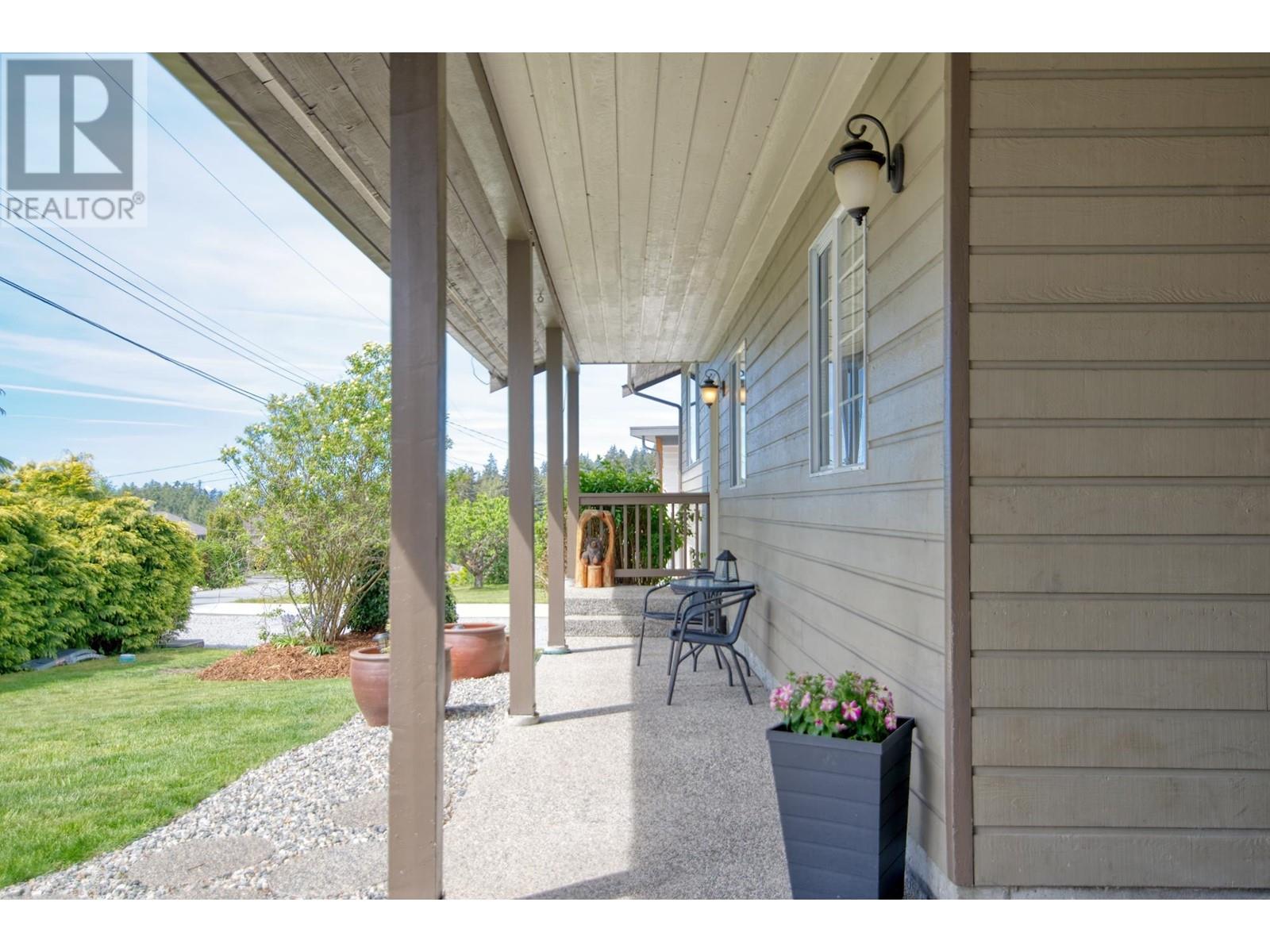 For sale 6454 SAMRON ROAD, Sechelt, British Columbia V7Z0M8 R2884749 REALTOR.ca