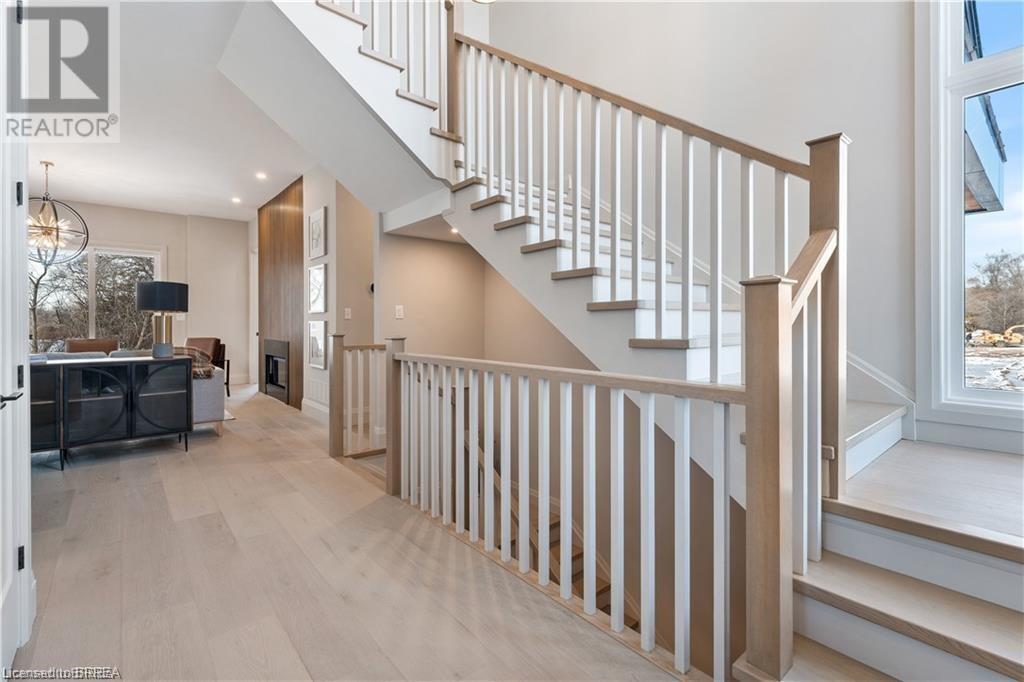 For sale 153 PARKSIDE Drive, Brantford, Ontario N3T0S9 40580477