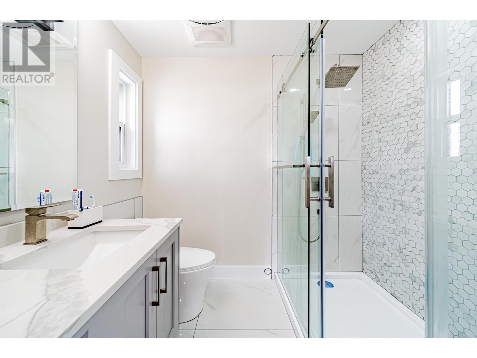 For sale 11366 AVENUE, Richmond, British Columbia V7A4W3