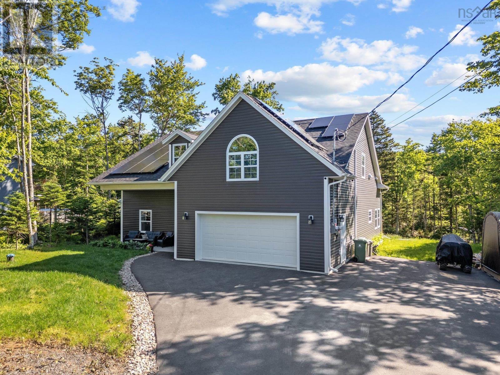 For sale 61 Lakecrest Drive, Mount Uniacke, Nova Scotia B0N1Z0