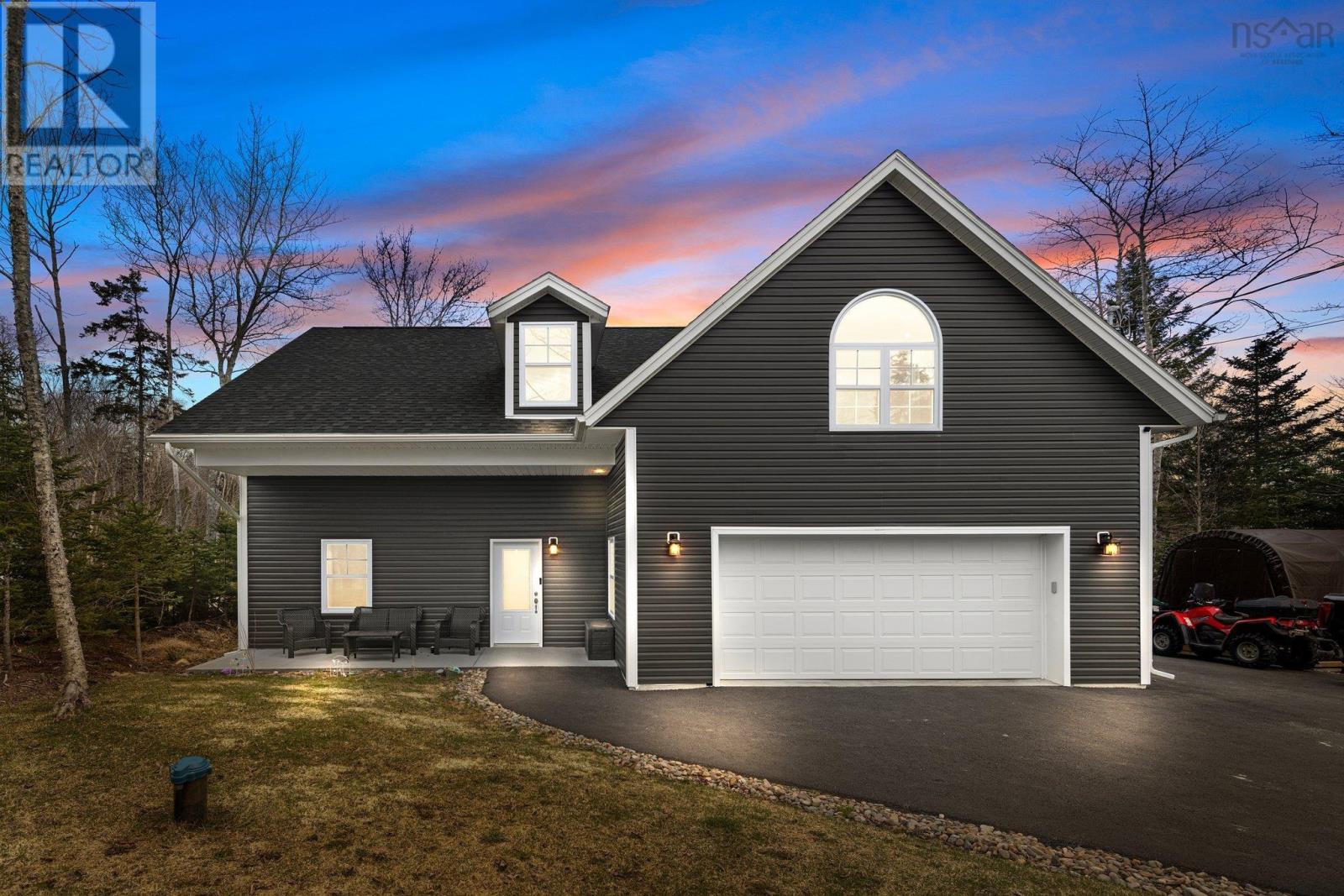 For sale 61 Lakecrest Drive, Mount Uniacke, Nova Scotia B0N1Z0