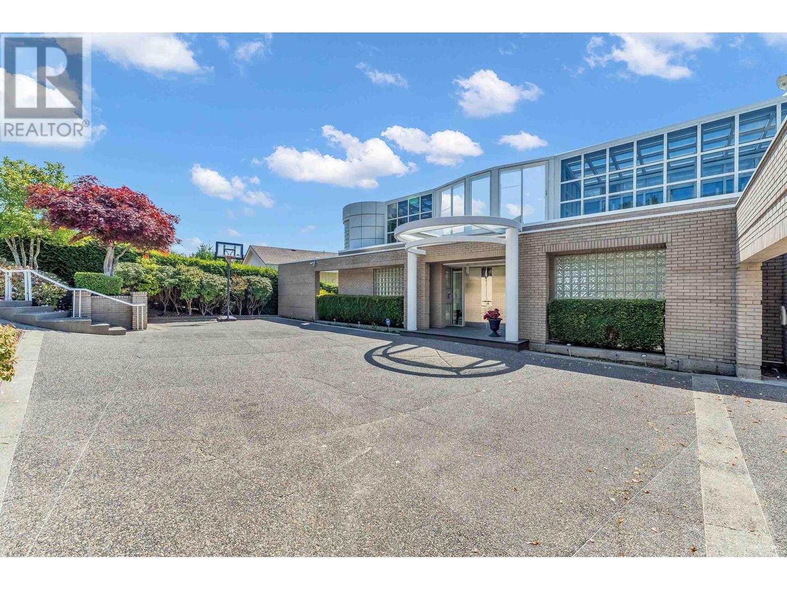 For sale 838 PYRFORD ROAD, West Vancouver, British Columbia V7S2A1