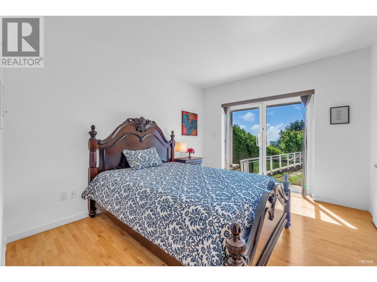 For sale 838 PYRFORD ROAD, West Vancouver, British Columbia V7S2A1