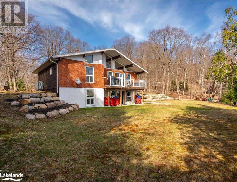 For sale 562 & 568 E WASEOSA LAKE Road, Huntsville, Ontario P1H2J4