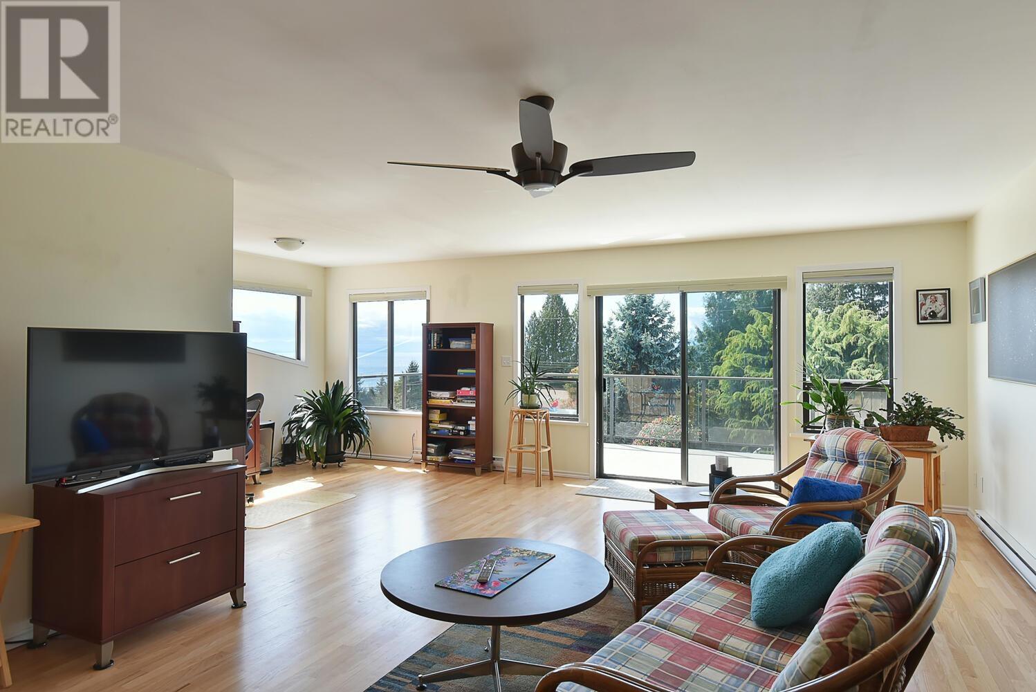 For sale 4946 LAUREL AVENUE, Sechelt, British Columbia V7Z0B7