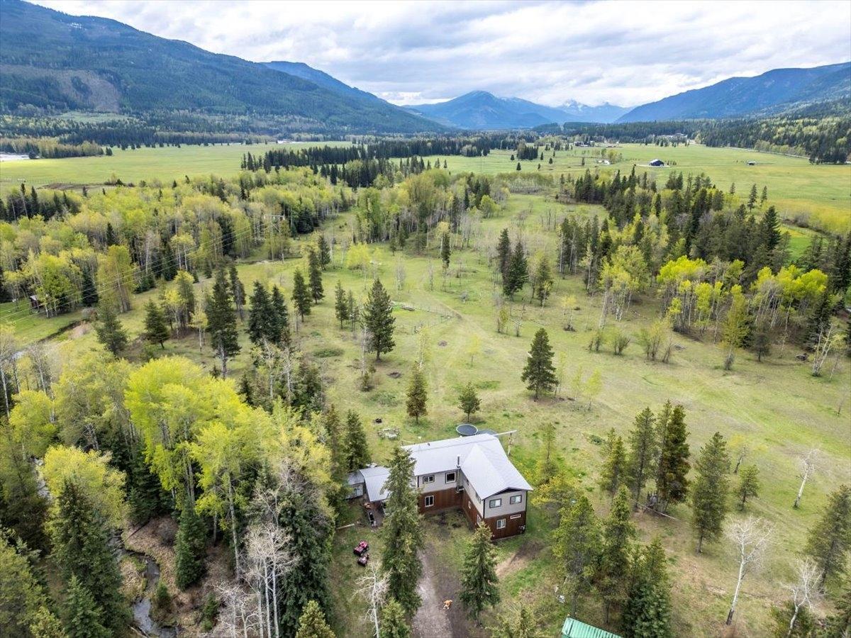 For sale 5748 LOWER ELK VALLEY ROAD, Sparwood, British Columbia V0B2G3 2477110 REALTOR.ca