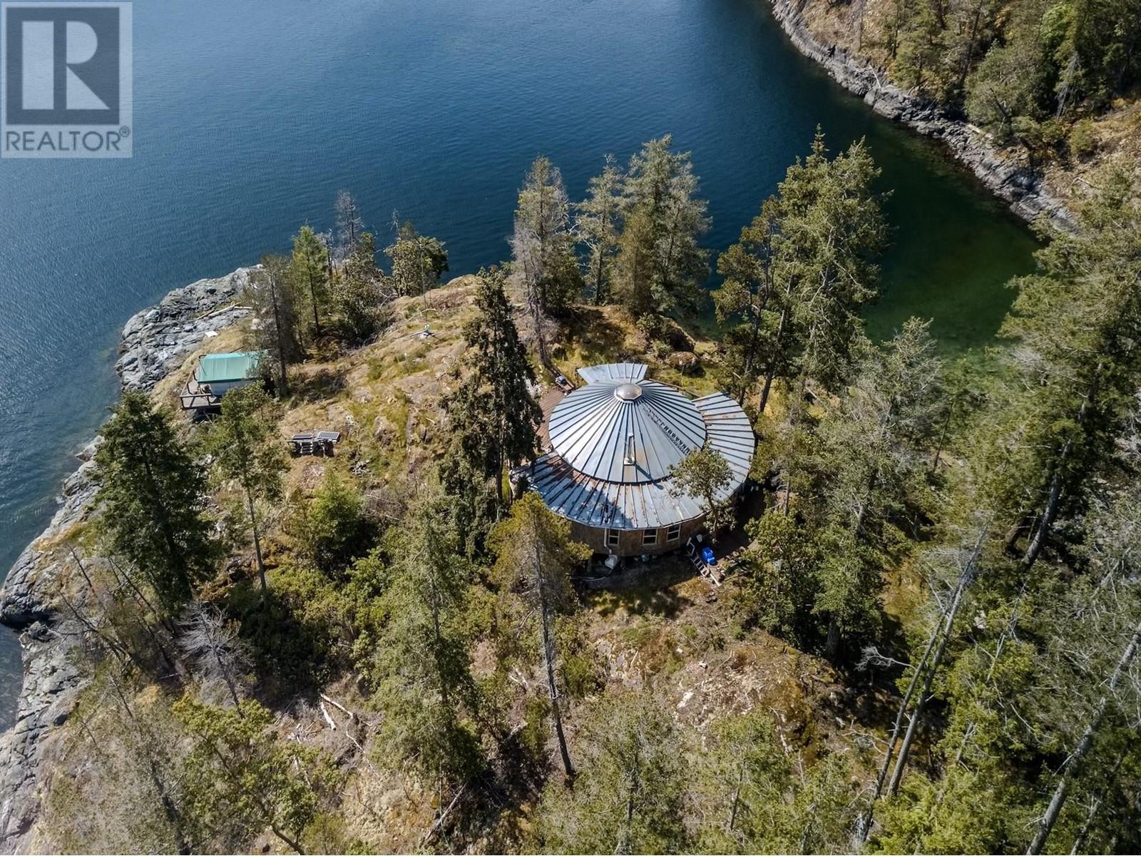 For sale 123 AGNEW PASSAGE SHORELINE, Nelson Island, British Columbia