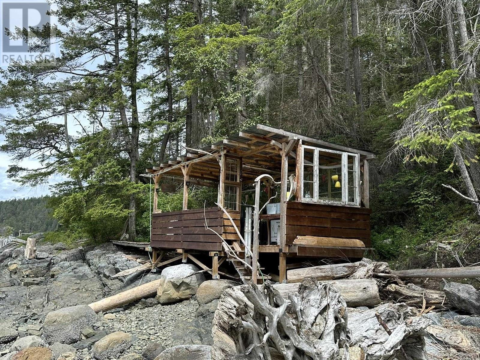 For sale 123 AGNEW PASSAGE SHORELINE, Nelson Island, British Columbia