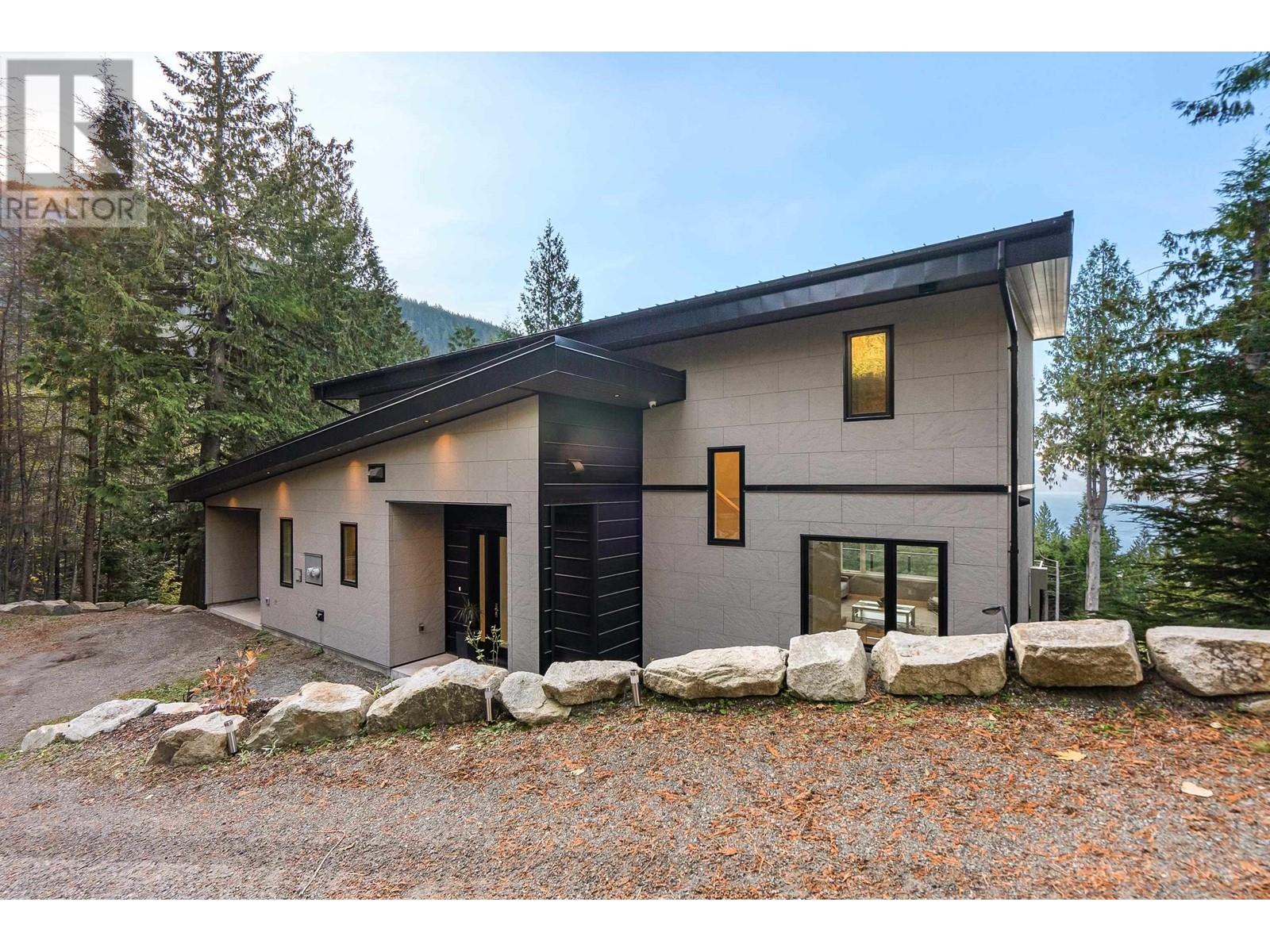 For sale: 1028 GOAT RIDGE DRIVE, Britannia Beach, British Columbia ...