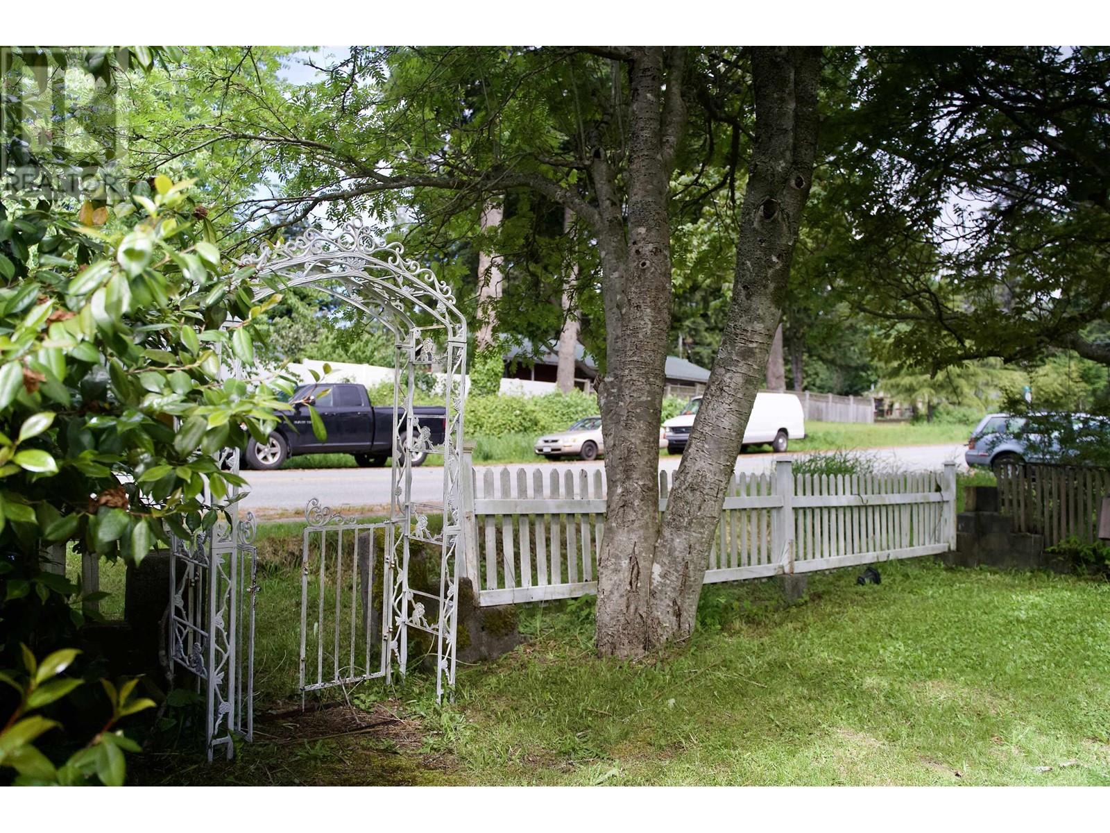 For sale 226 PRATT ROAD, Gibsons, British Columbia V0N1V3 R2884947 REALTOR.ca