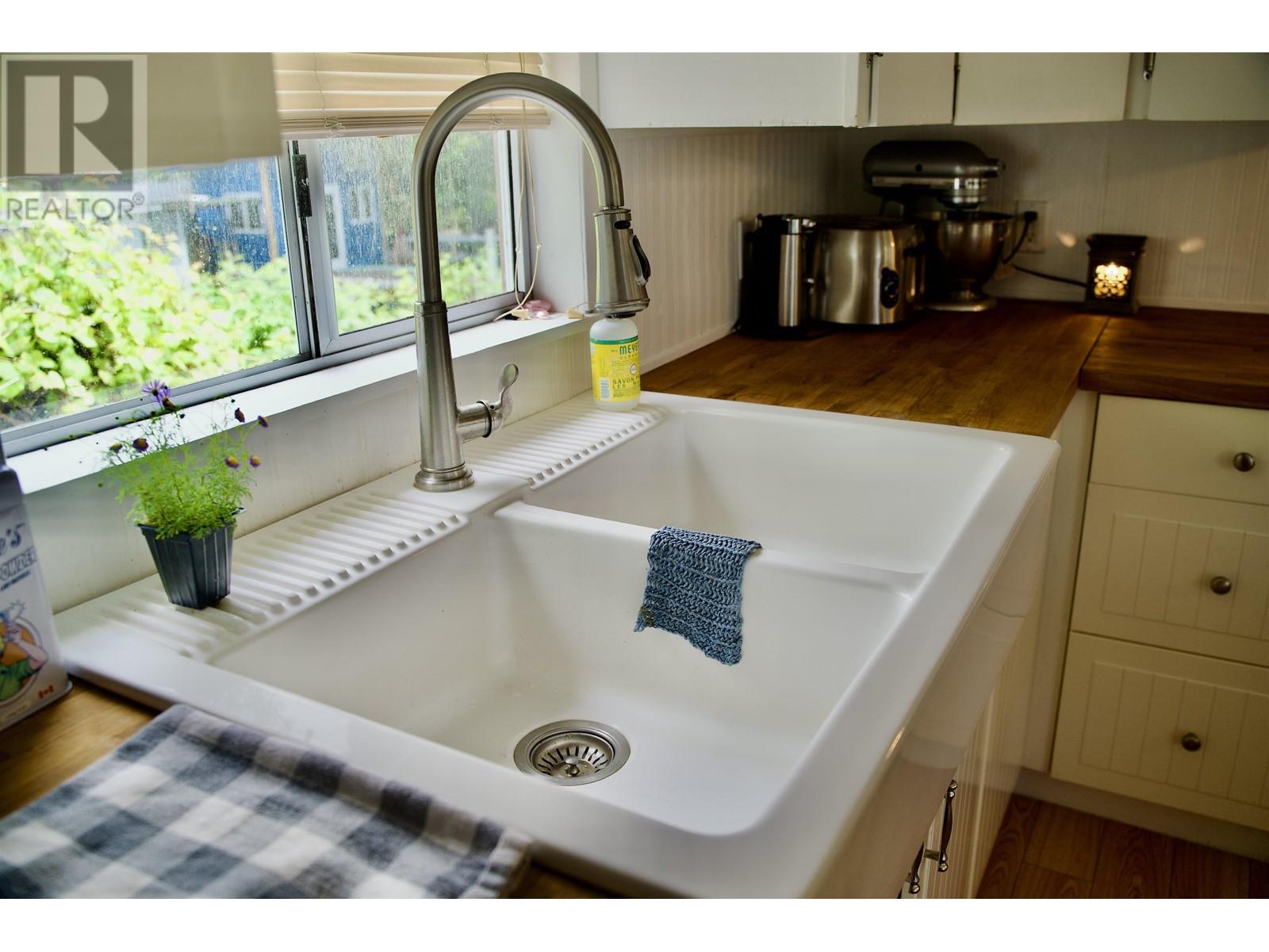 For sale 226 PRATT ROAD, Gibsons, British Columbia V0N1V3 R2884947 REALTOR.ca