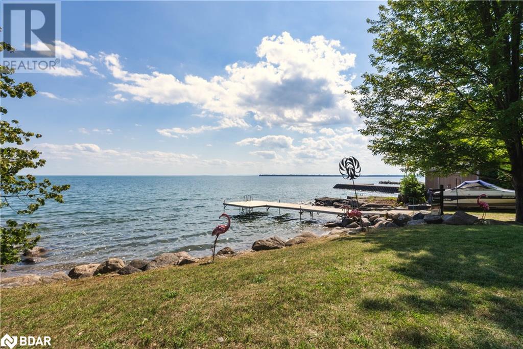 For sale: 183 LAKESHORE Road W, Oro-Medonte, Ontario L0L2E0 - 40479006 ...