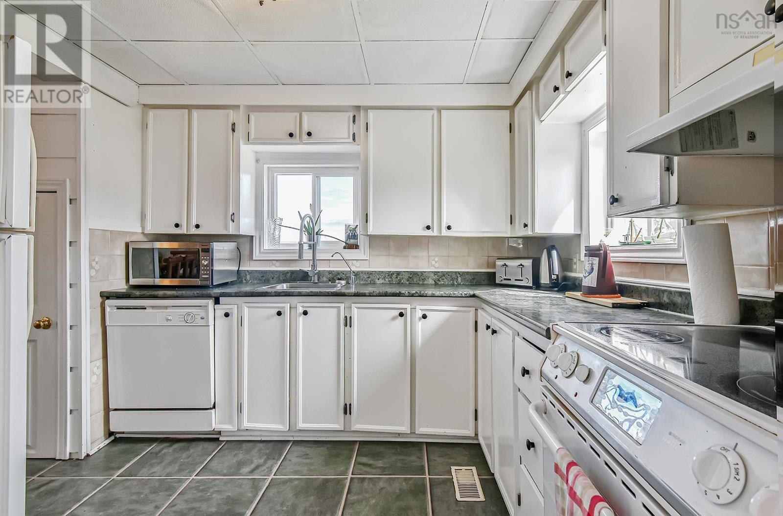 For sale 9 Johnson Avenue, West Chezzetcook, Nova Scotia B0J2L0 202405758 REALTOR.ca