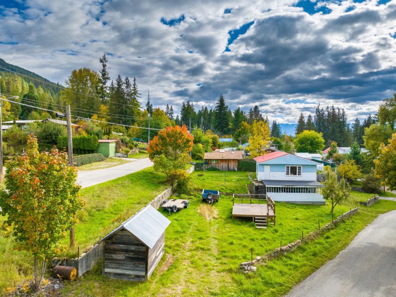 For sale 1537 RUSSEL AVENUE, Riondel, British Columbia V0B2B0