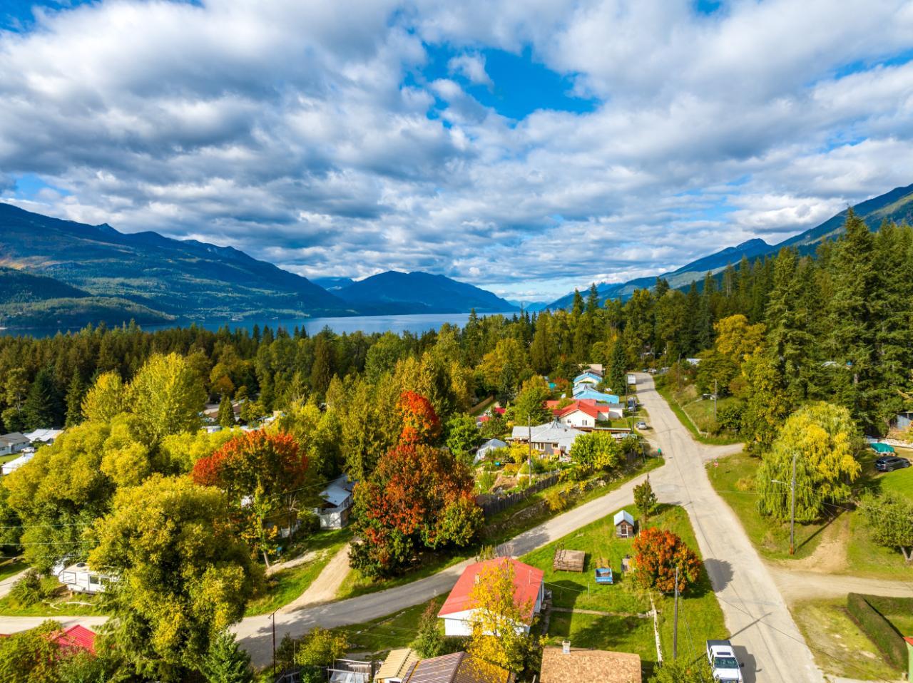 For sale 1537 RUSSEL AVENUE, Riondel, British Columbia V0B2B0