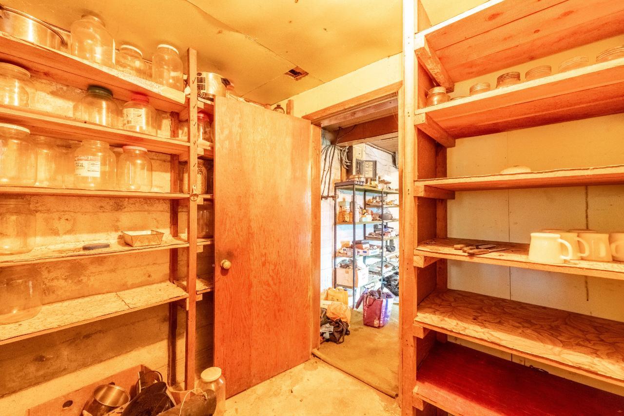 For sale 1537 RUSSEL AVENUE, Riondel, British Columbia V0B2B0