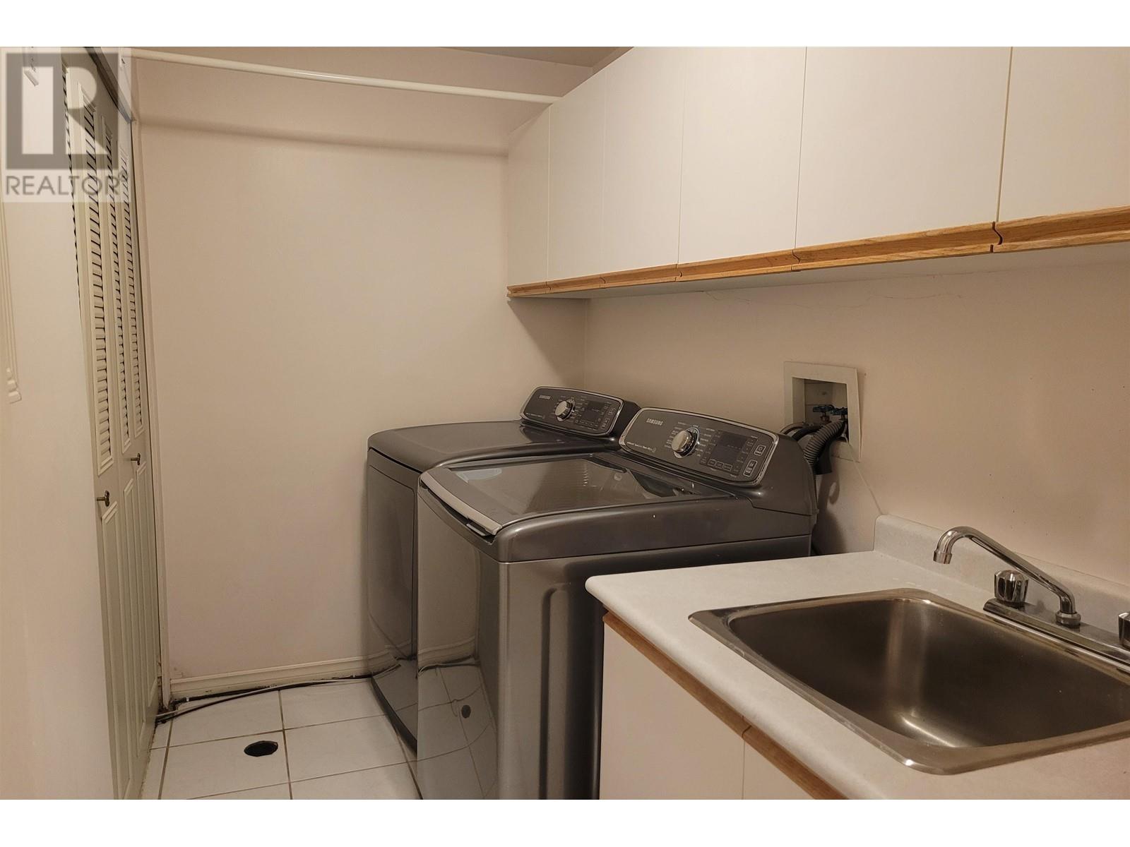 For sale 2556 W 20TH AVENUE, Vancouver, British Columbia V6L1G8